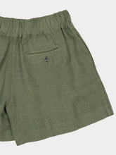 120% Lino Green Linen Casual Fit Shorts