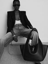 Saint Laurent Le 5 À 7 Bea Grained Leather Tote