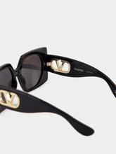 Valentino Garavani Black Vain Bold Sunglasses in Recycled Acetate