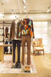 The Inside of JNCQUOI AVENIDA Men