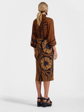 La DoubleJ Brown Floral Pencil Skirt Placée