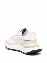 Valentino Garavani Lacerunner Sneakers