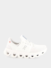 On Running Cloud 6 Versa Sneakers in White