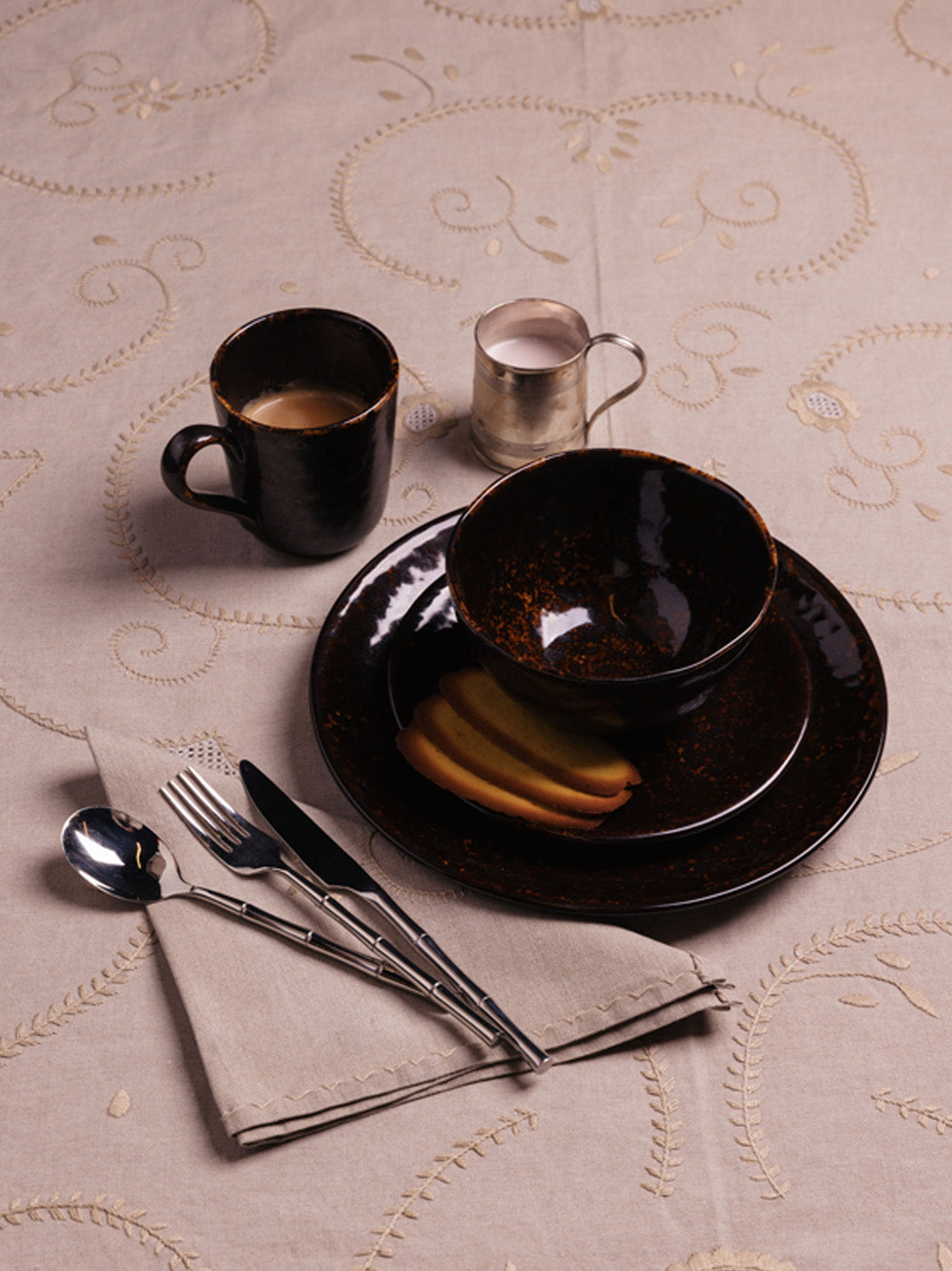 Hand Embroidered Viana Beige Tablecloth and Napkin Set