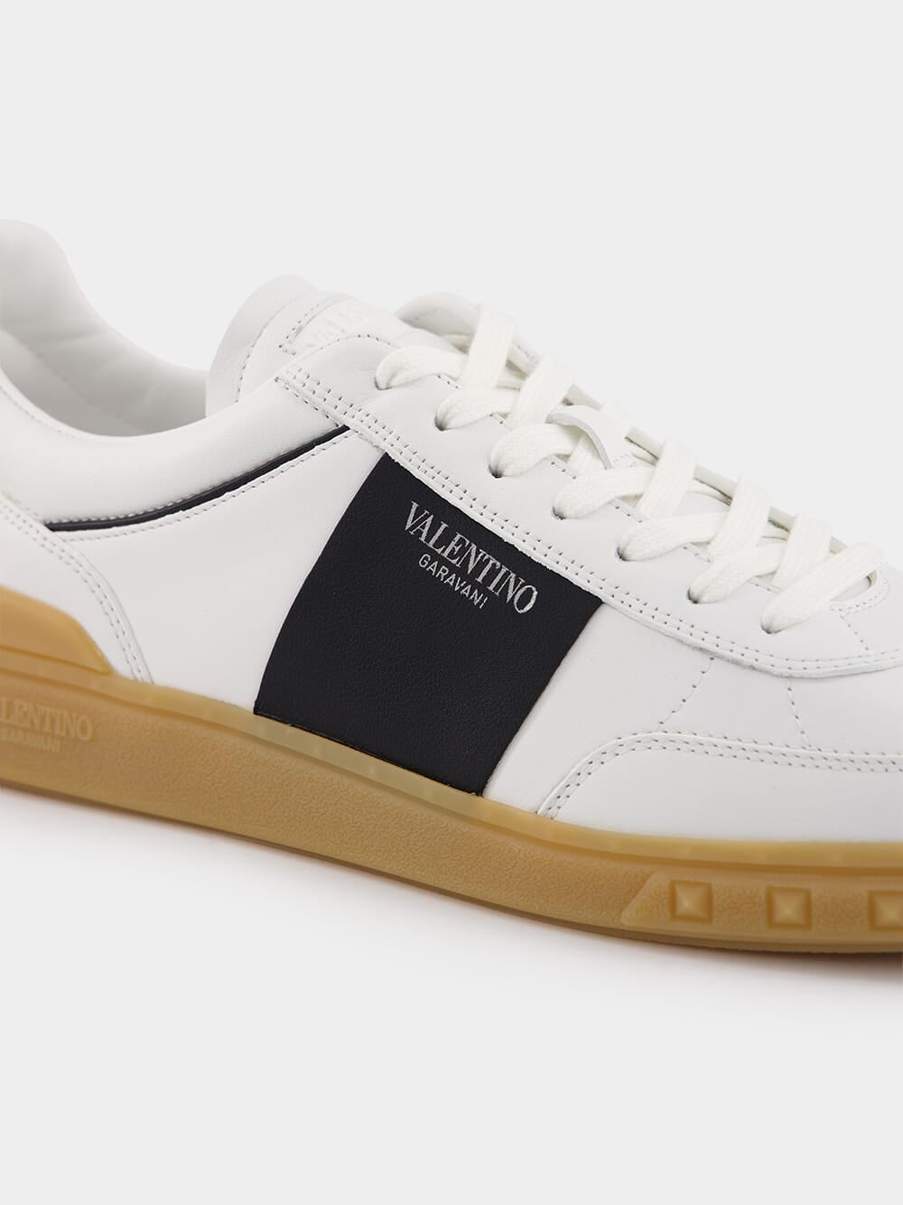 White Upvillage Low Top Trainer