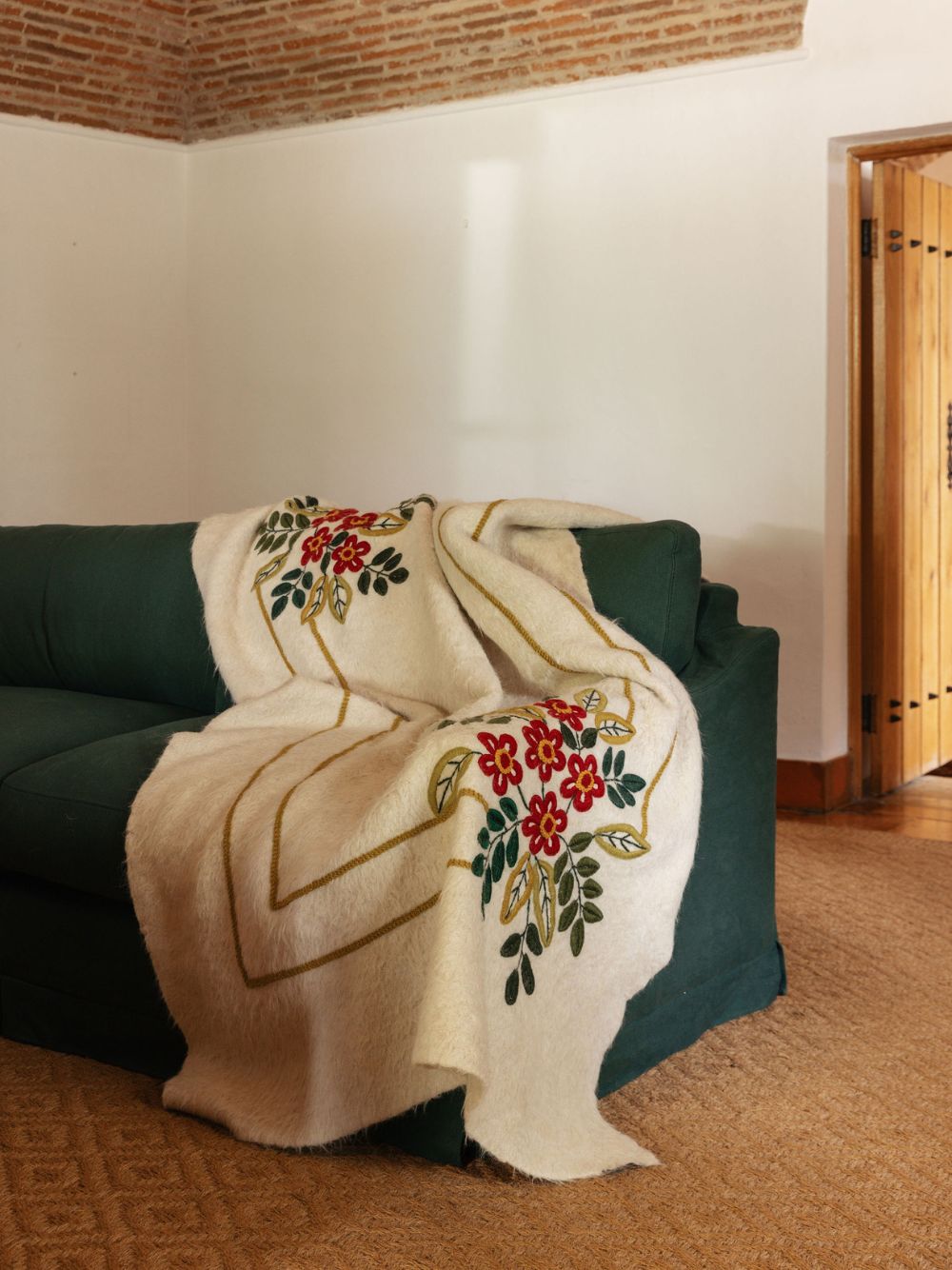 Handmade Mécia Wool Blanket with Embroidery