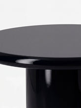 House of Capricorn Amendoeira Black Lacquered Wood Side Table