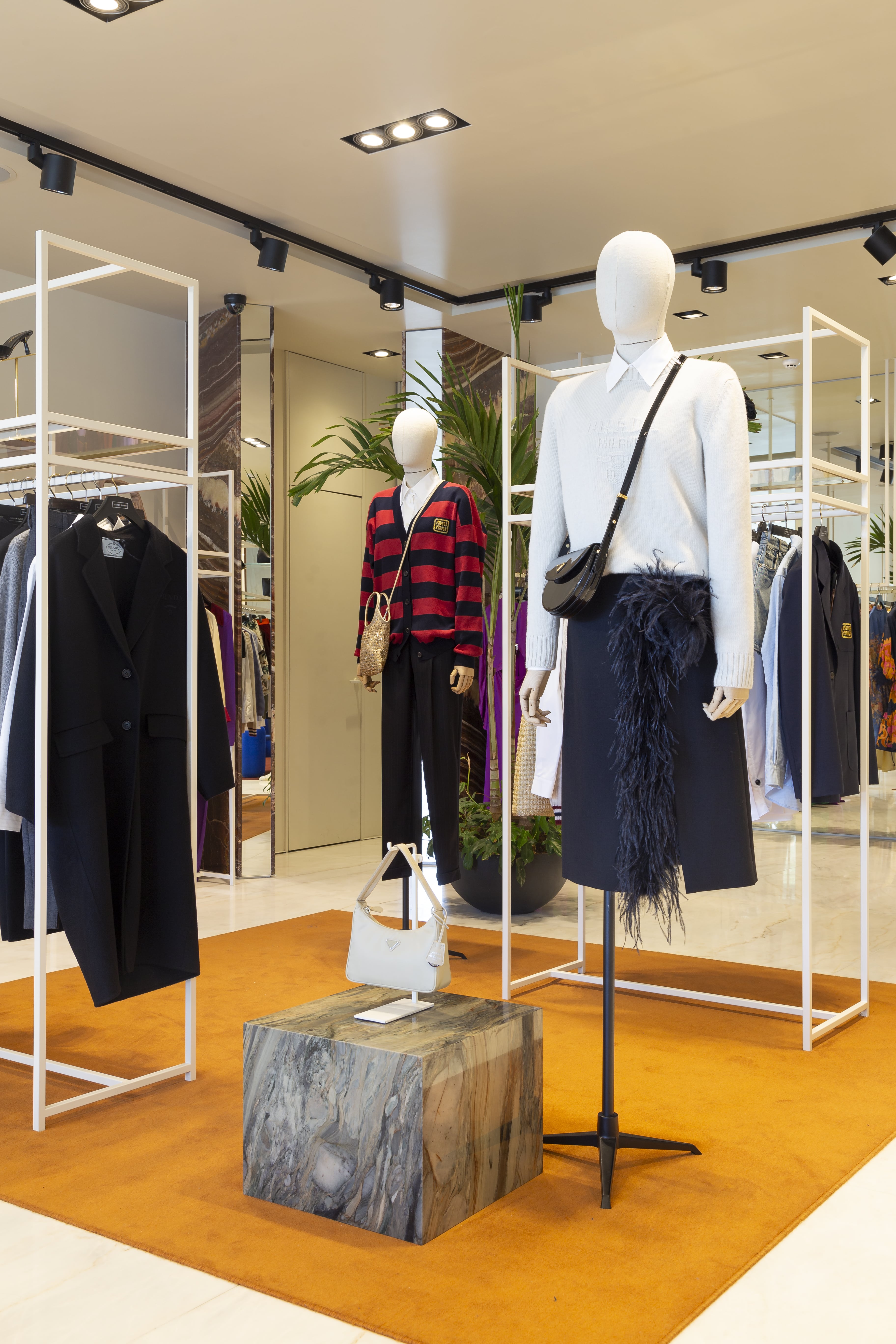 The inside of Fashion Clinic Boavista store