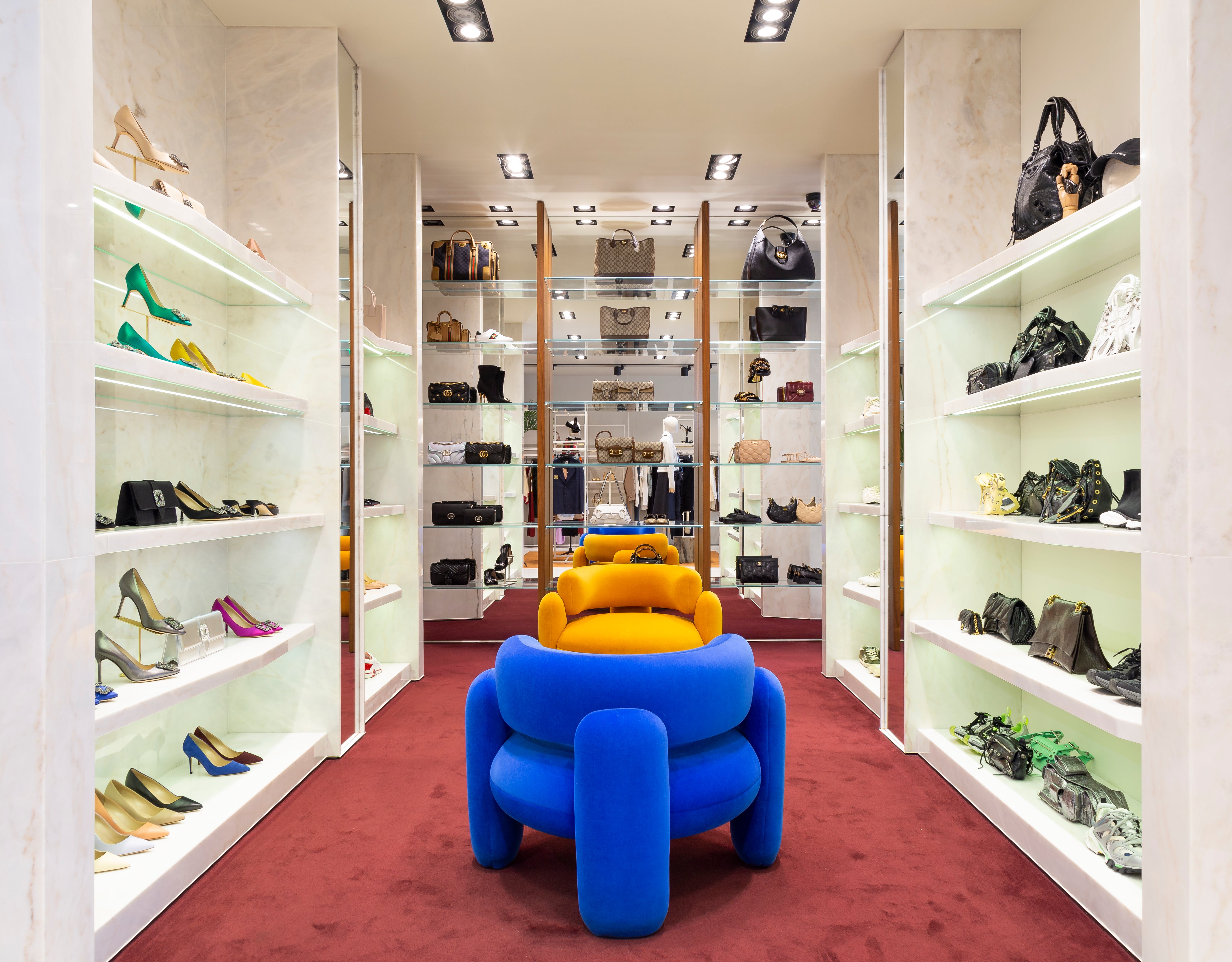 The inside of Fashion Clinic Boavista store