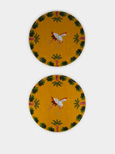 La DoubleJ Spirit Stork Saffron Round Placemats Set of 2
