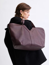 Saint Laurent Purple Y Tote in Leather