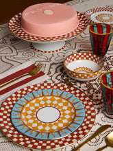 La DoubleJ Apollo Brick Cake Stand