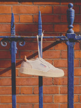 Autry White and Lion Medalist Leather Sneakers