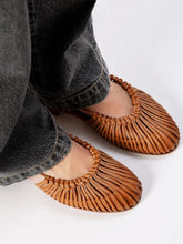 HEREU Tan Mantera Round-Toe Knotted Sandal