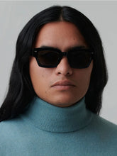 Ahlem Black Magenta Sunglasses