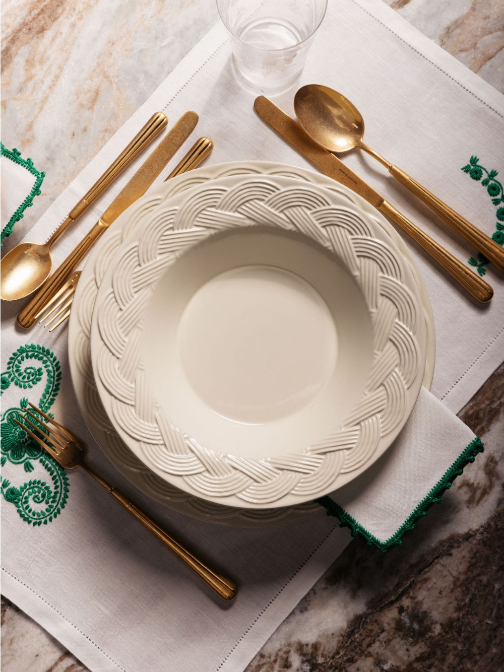 Vime White Ceramic Soup Plate