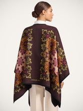 La DoubleJ Bounty Placée Poncho in Virgin Baize Wool