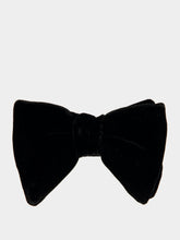 Tom Ford Black Fluid Velvet Pre-Tied Bow Tie