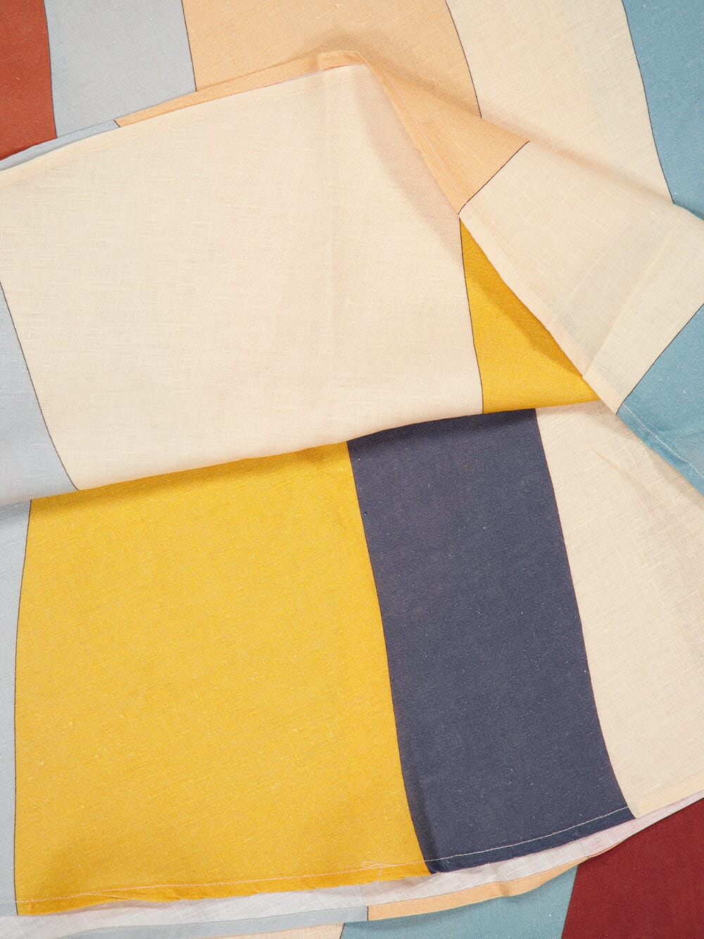 Rainbow Rays Round Tablecloth