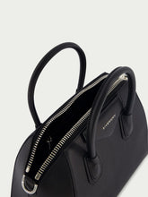 Givenchy Small Antigona Bag In Grained Leather